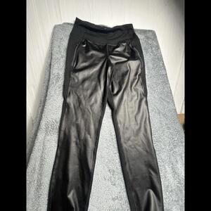 Old Navy Active Size Medium Tall Black Shiny‎ Legs Zipper Pockets